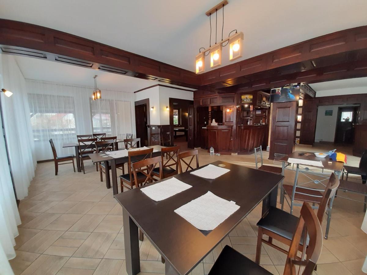 Pensiunea Montan Din Bran,sat Simon Indoor Hotel